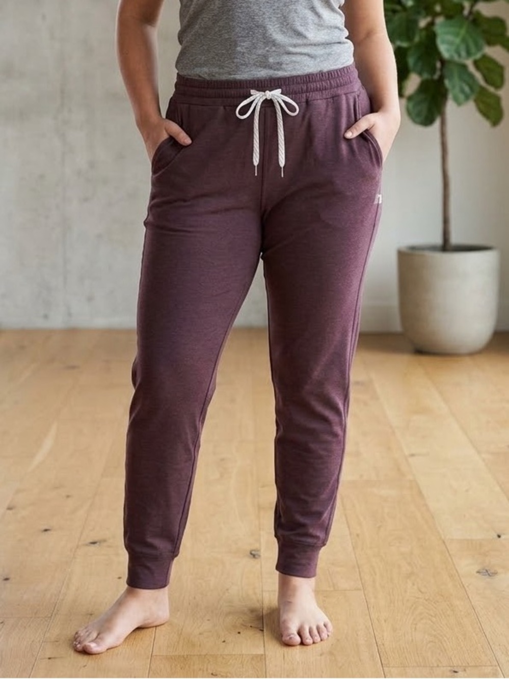 Vuori Plum Drawstring Joggers